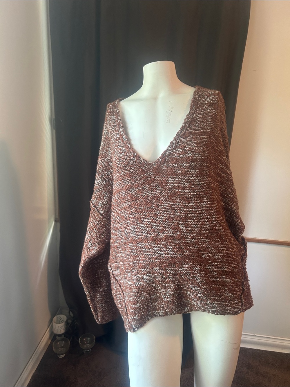 Universal Thread Cozy V-Neck Women's Sweater in Rust Blend